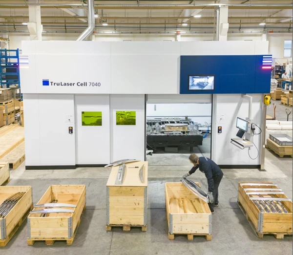 Three-dimensional laser cutting
